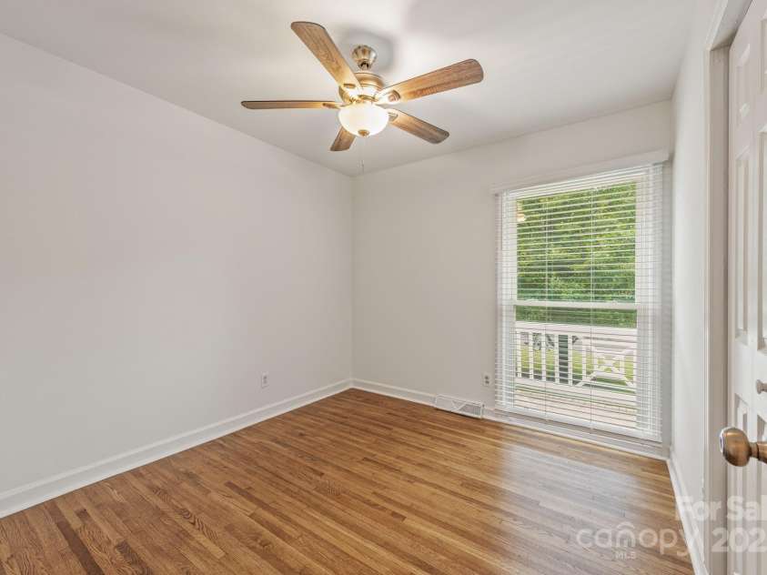 4533 Gainesborough Road, Charlotte, NC 28205.  MLS# CAR4265484, YatesRealty ID 16499. 