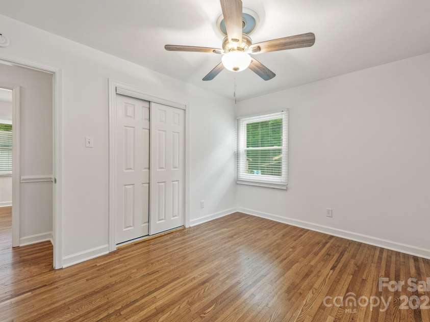 4533 Gainesborough Road, Charlotte, NC 28205.  MLS# CAR4265484, YatesRealty ID 16499. 