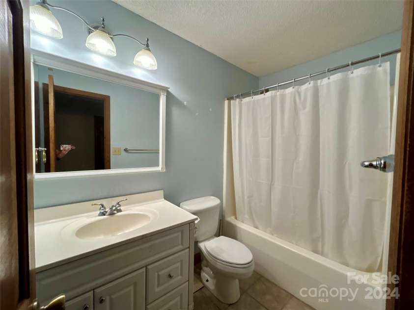 2232 Stallings Road, Matthews, NC 28104.  MLS# CAR4167752, YatesRealty ID 165. 