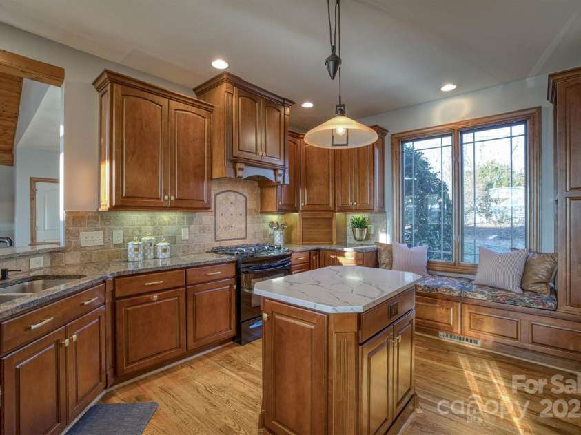 3540 Appian Way, Valdese, NC 28690.  MLS# CAR4225712, YatesRealty ID 1650. 