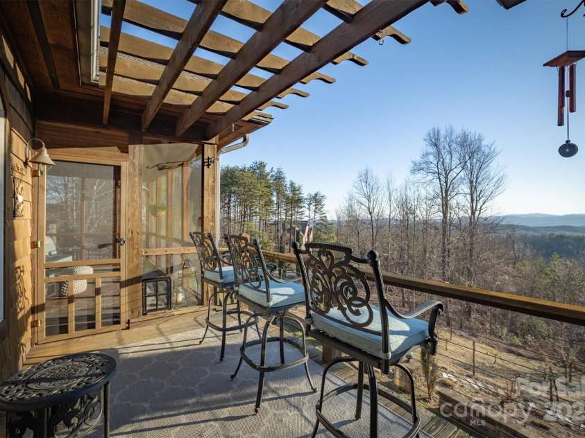 3540 Appian Way, Valdese, NC 28690.  MLS# CAR4225712, YatesRealty ID 1650. 