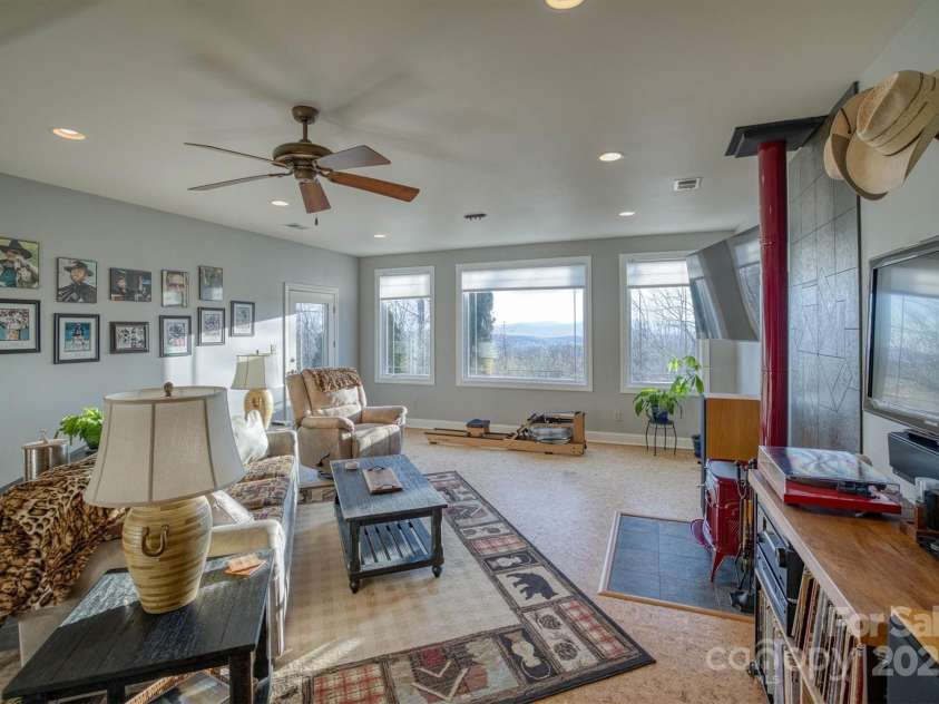 3540 Appian Way, Valdese, NC 28690.  MLS# CAR4225712, YatesRealty ID 1650. 