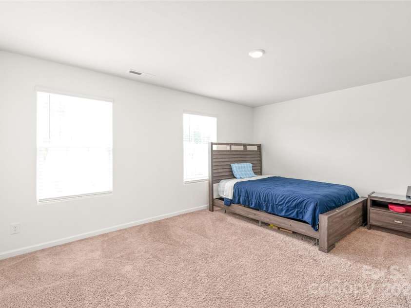 2340 Lanza Drive, Charlotte, NC 28215.  MLS# CAR4264473, YatesRealty ID 16500. 