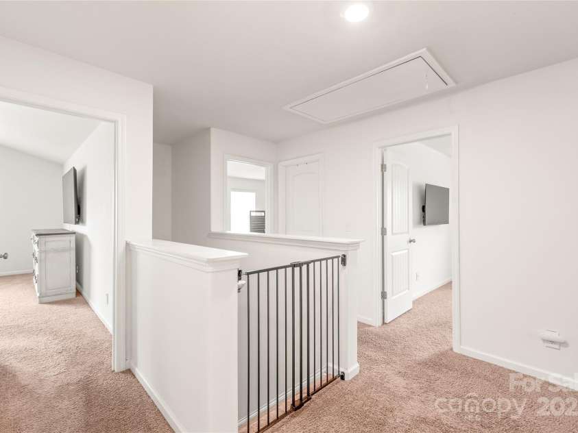 2340 Lanza Drive, Charlotte, NC 28215.  MLS# CAR4264473, YatesRealty ID 16500. 