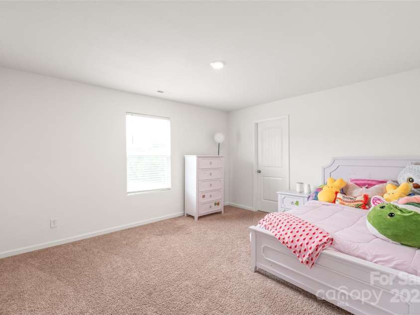 2340 Lanza Drive, Charlotte, NC 28215.  MLS# CAR4264473, YatesRealty ID 16500. 