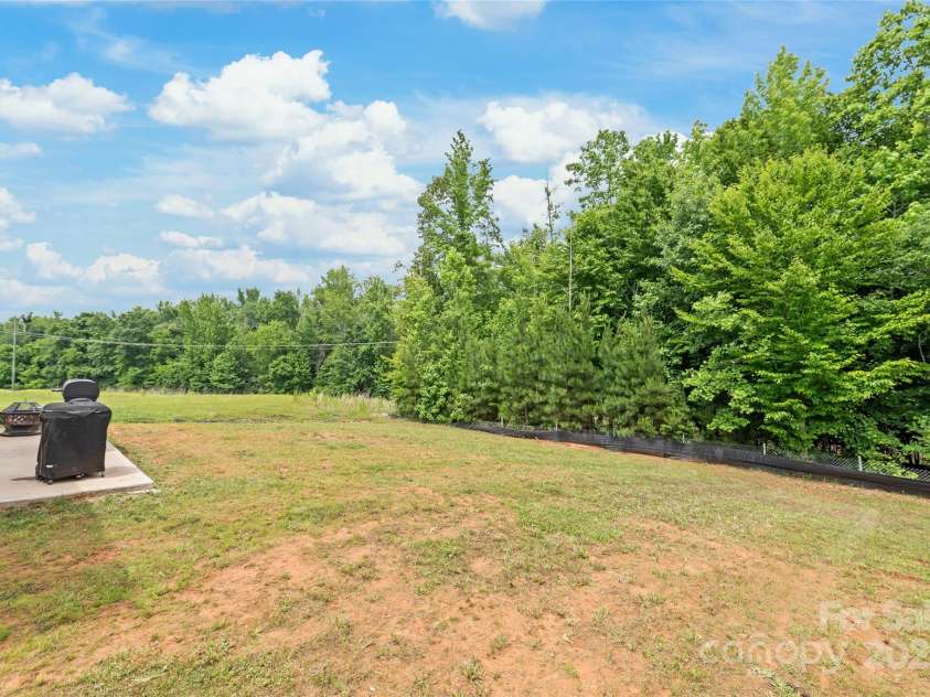 2340 Lanza Drive, Charlotte, NC 28215.  MLS# CAR4264473, YatesRealty ID 16500. 