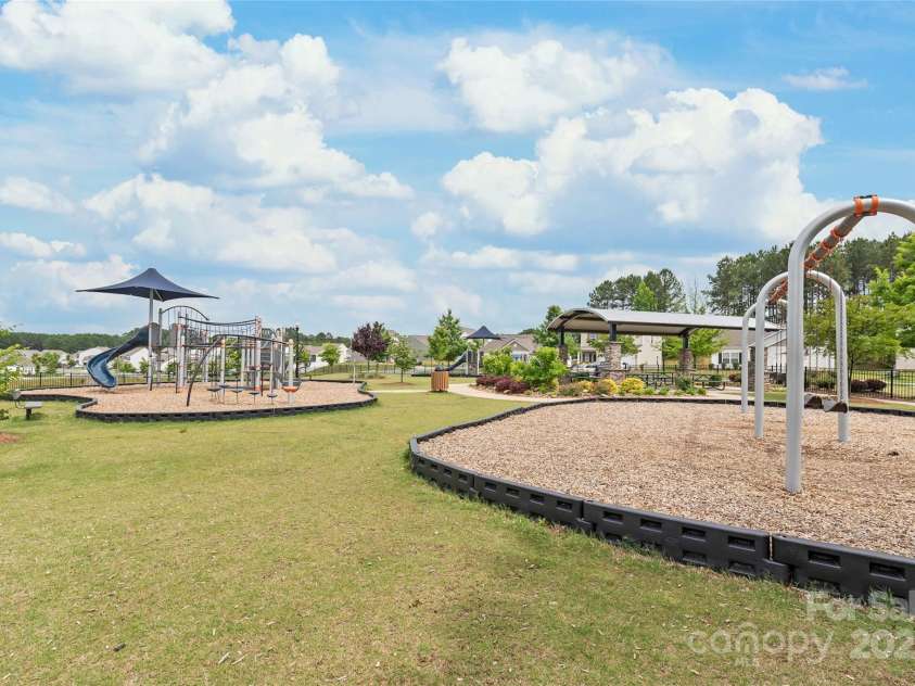 2340 Lanza Drive, Charlotte, NC 28215.  MLS# CAR4264473, YatesRealty ID 16500. 