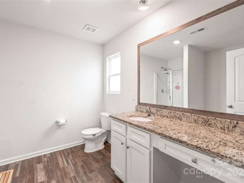 2340 Lanza Drive, Charlotte, NC 28215.  MLS# CAR4264473, YatesRealty ID 16500. Primary Bedroom Ensuite