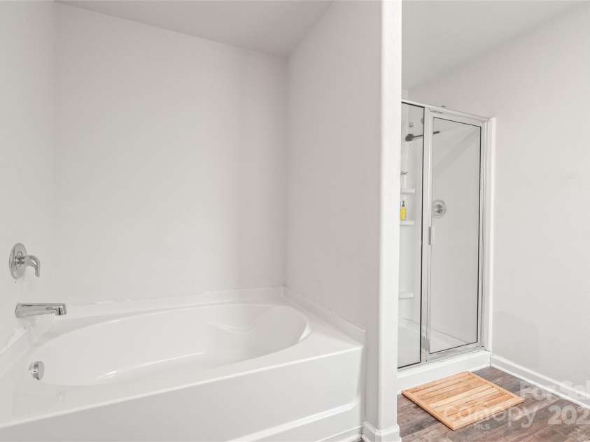 2340 Lanza Drive, Charlotte, NC 28215.  MLS# CAR4264473, YatesRealty ID 16500. Primary Bedroom Ensuite