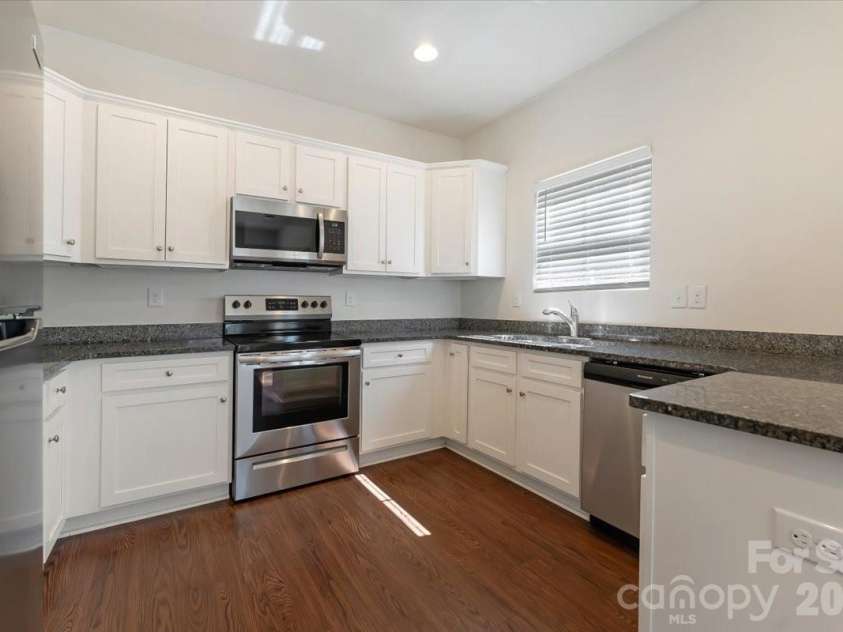 609 Oak Forest Lane, Salisbury, NC 28146.  MLS# CAR4365333, YatesRealty ID 16500. 