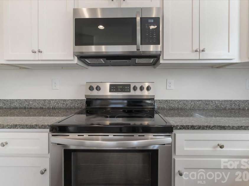 609 Oak Forest Lane, Salisbury, NC 28146.  MLS# CAR4365333, YatesRealty ID 16500. 