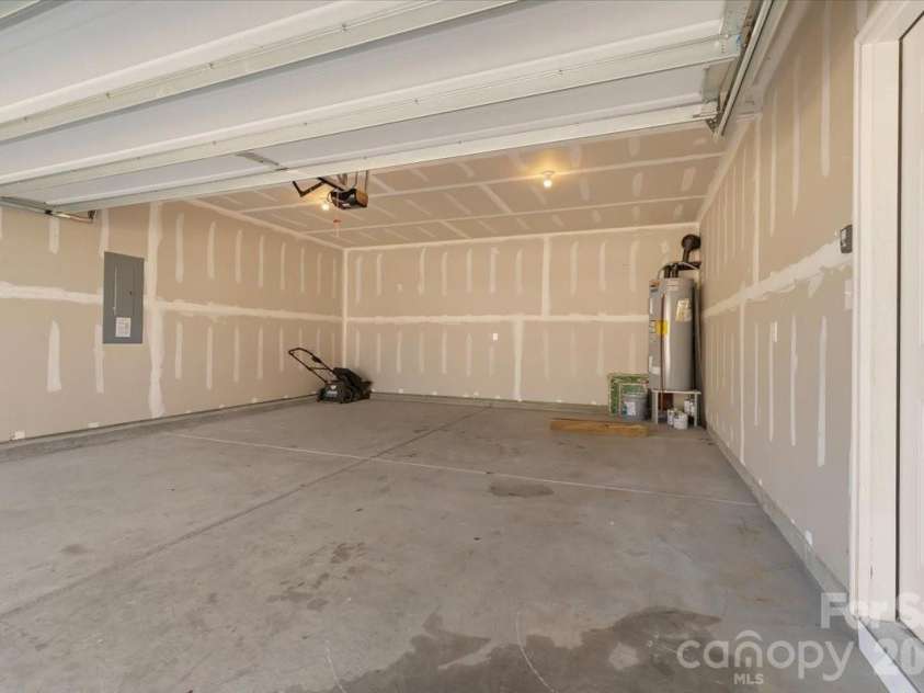 609 Oak Forest Lane, Salisbury, NC 28146.  MLS# CAR4365333, YatesRealty ID 16500. 