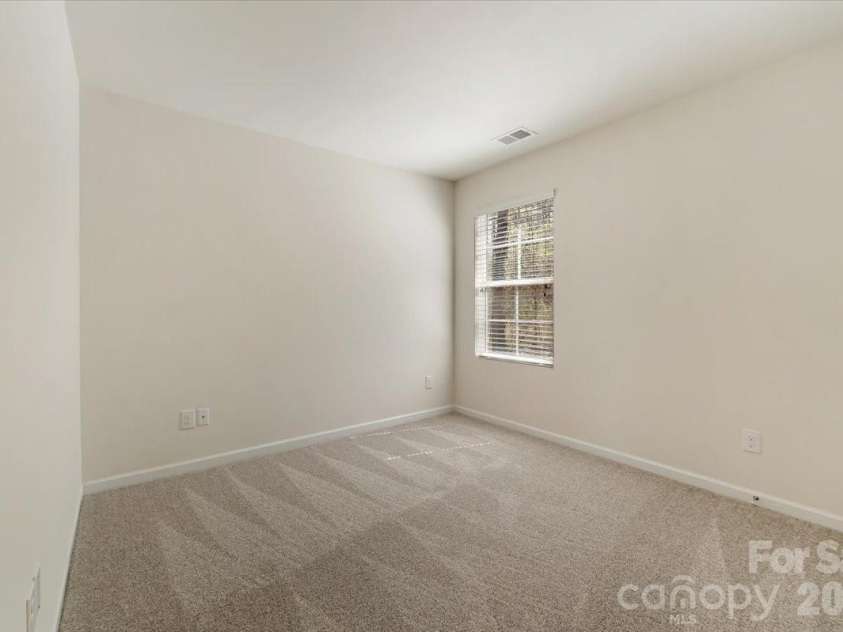 609 Oak Forest Lane, Salisbury, NC 28146.  MLS# CAR4365333, YatesRealty ID 16500. 