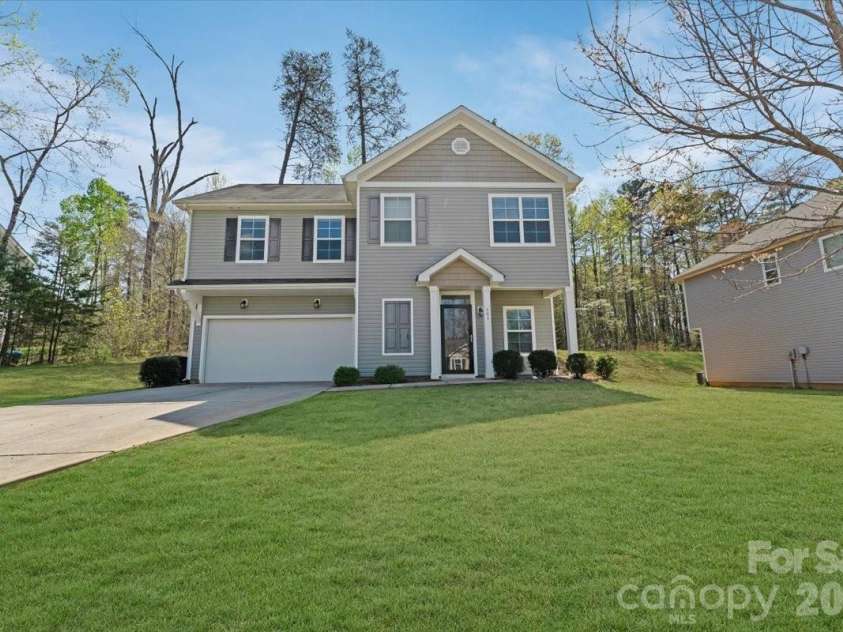 609 Oak Forest Lane, Salisbury, NC 28146.  MLS# CAR4365333, YatesRealty ID 16500. Digitally enhanced lawn