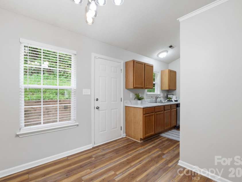 11026 Olde English Drive, Charlotte, NC 28216.  MLS# CAR4367030, YatesRealty ID 16501. 