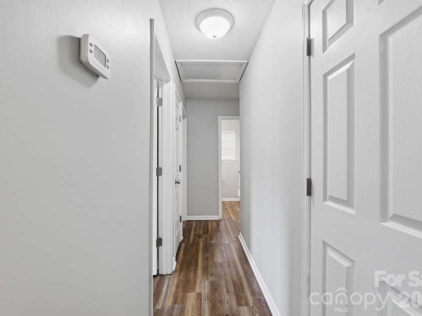 11026 Olde English Drive, Charlotte, NC 28216.  MLS# CAR4367030, YatesRealty ID 16501. 