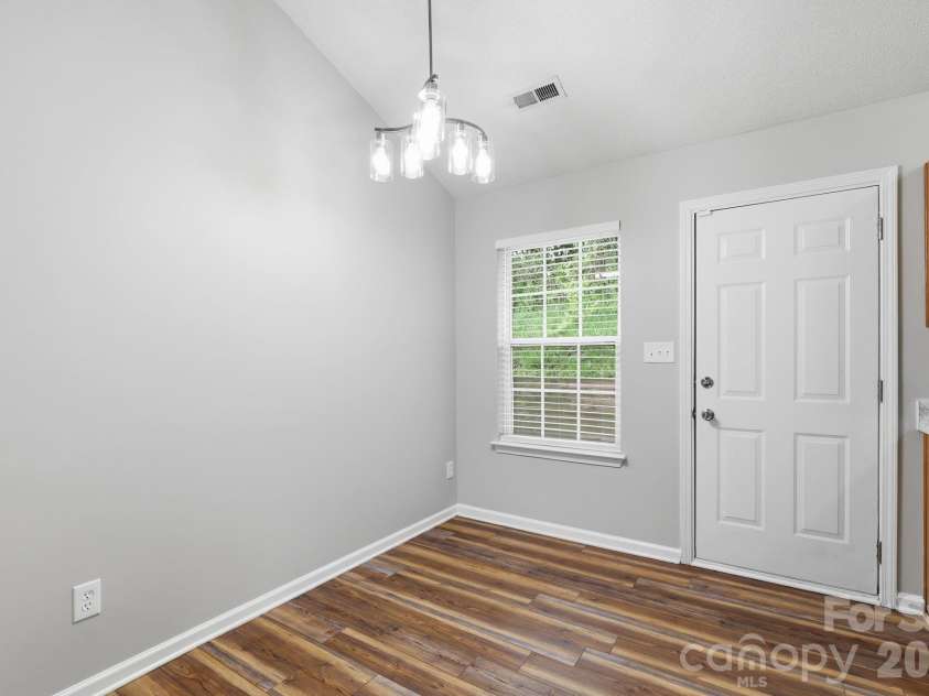 11026 Olde English Drive, Charlotte, NC 28216.  MLS# CAR4367030, YatesRealty ID 16501. 