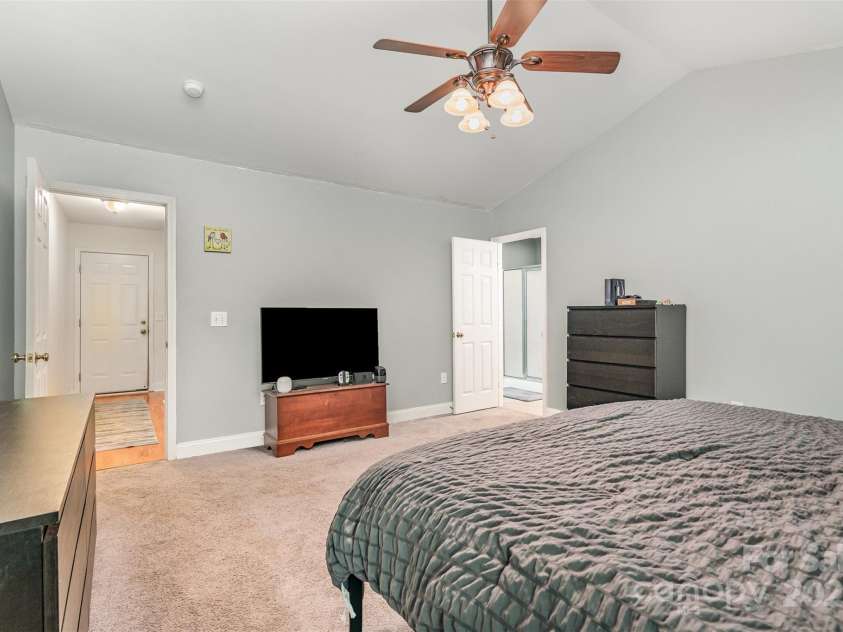 605 Beavers Cove Lane, Concord, NC 28027.  MLS# CAR4314369, YatesRealty ID 16501. 