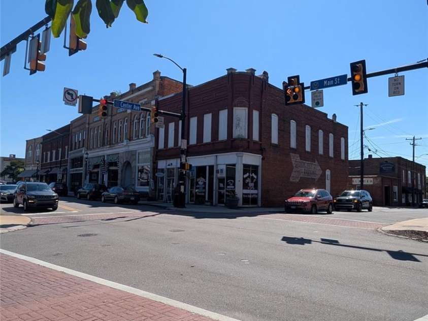 115 Canary Lane, Mooresville, NC 28115.  MLS# CAR4249704, YatesRealty ID 16502. Downtown Mooresville