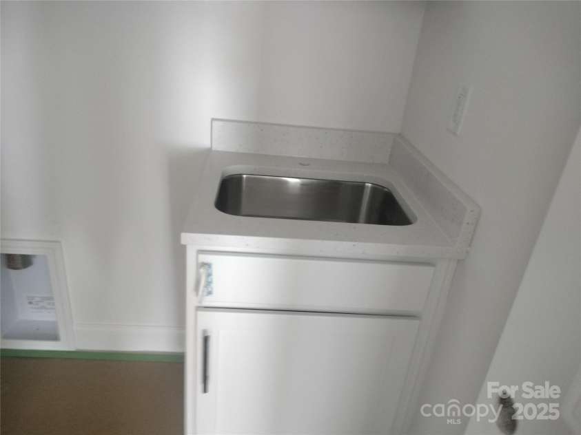 115 Canary Lane, Mooresville, NC 28115.  MLS# CAR4249704, YatesRealty ID 16502. Utility Sink -Laundry Room