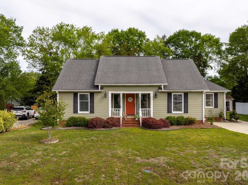 2116 Belle Chase Drive, Rock Hill, SC 29732.  MLS# CAR4370810, YatesRealty ID 16502. 