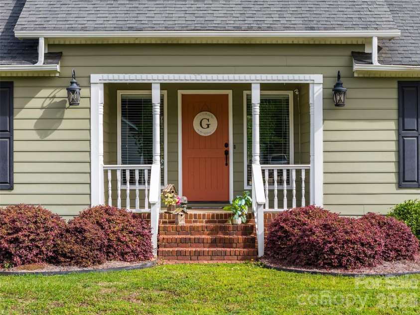 2116 Belle Chase Drive, Rock Hill, SC 29732.  MLS# CAR4370810, YatesRealty ID 16502. 