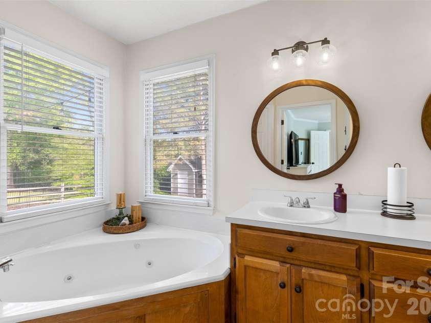 2116 Belle Chase Drive, Rock Hill, SC 29732.  MLS# CAR4370810, YatesRealty ID 16502. 