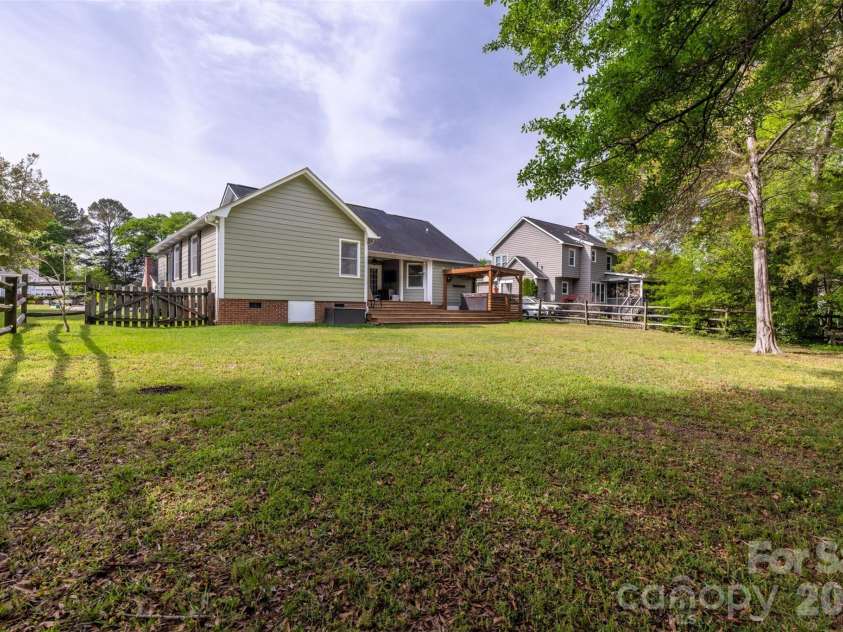 2116 Belle Chase Drive, Rock Hill, SC 29732.  MLS# CAR4370810, YatesRealty ID 16502. 