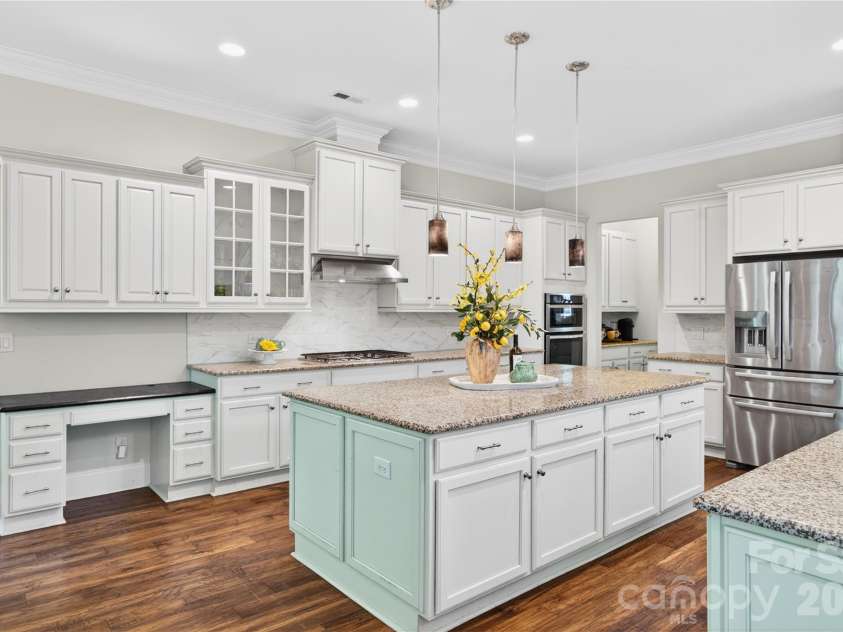 334 Kemp Road, Mooresville, NC 28117.  MLS# CAR4365690, YatesRealty ID 16503. 
