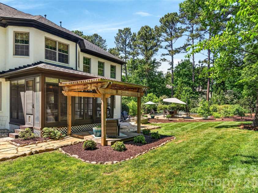 334 Kemp Road, Mooresville, NC 28117.  MLS# CAR4365690, YatesRealty ID 16503. 