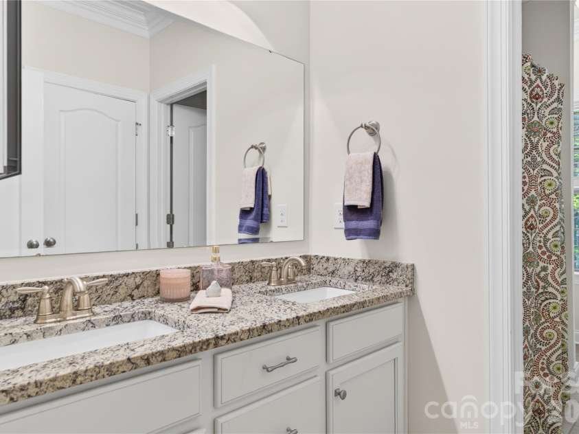 334 Kemp Road, Mooresville, NC 28117.  MLS# CAR4365690, YatesRealty ID 16503. 