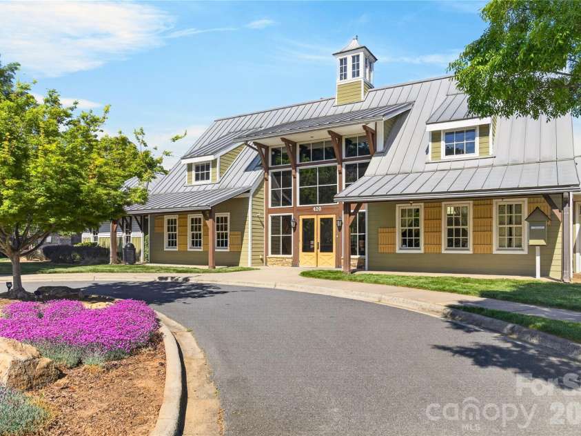 334 Kemp Road, Mooresville, NC 28117.  MLS# CAR4365690, YatesRealty ID 16503. 