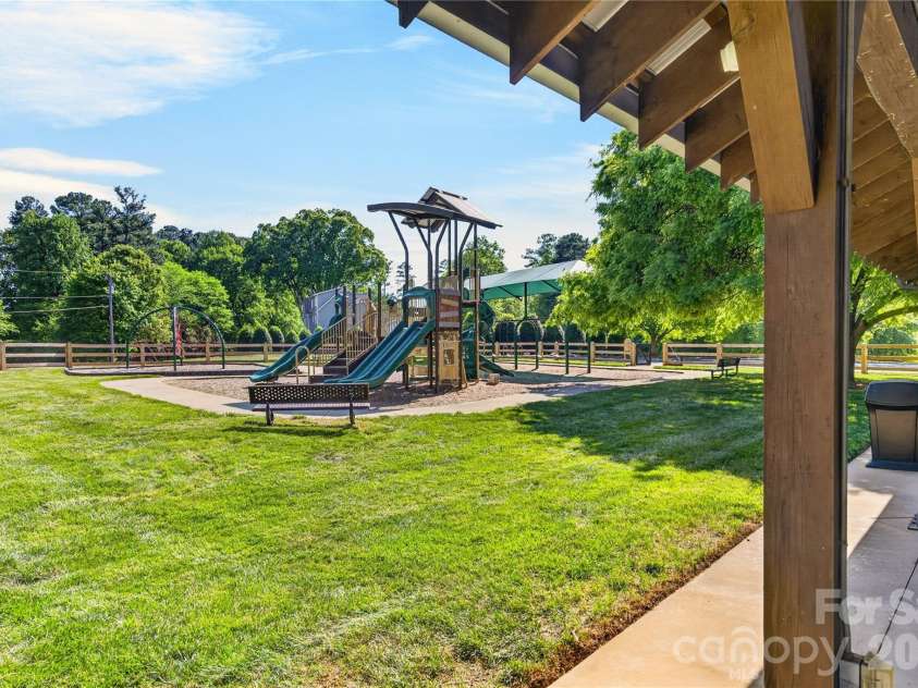 334 Kemp Road, Mooresville, NC 28117.  MLS# CAR4365690, YatesRealty ID 16503. 