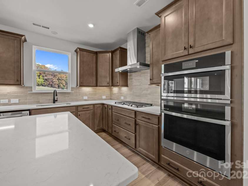 107 Nighthawk Trail, Mooresville, NC 28115.  MLS# CAR4249116, YatesRealty ID 16504. 