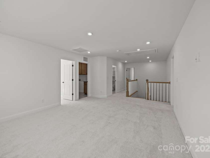 107 Nighthawk Trail, Mooresville, NC 28115.  MLS# CAR4249116, YatesRealty ID 16504. Loft