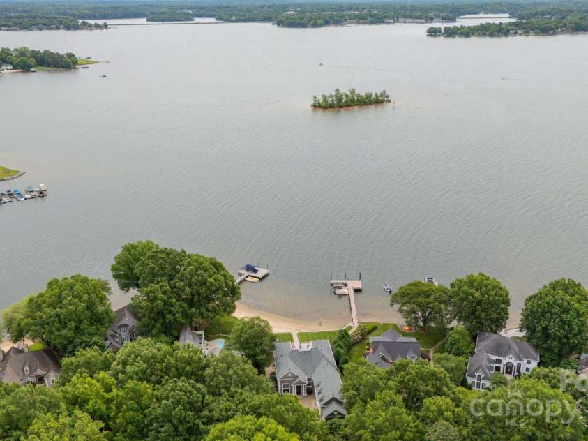 123 Sailview Road, Mooresville, NC 28117.  MLS# CAR4263298, YatesRealty ID 16505. 