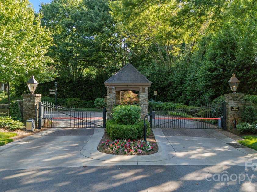 123 Sailview Road, Mooresville, NC 28117.  MLS# CAR4263298, YatesRealty ID 16505. 