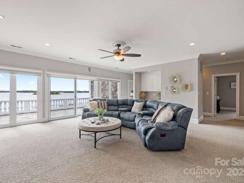 123 Sailview Road, Mooresville, NC 28117.  MLS# CAR4263298, YatesRealty ID 16505. 