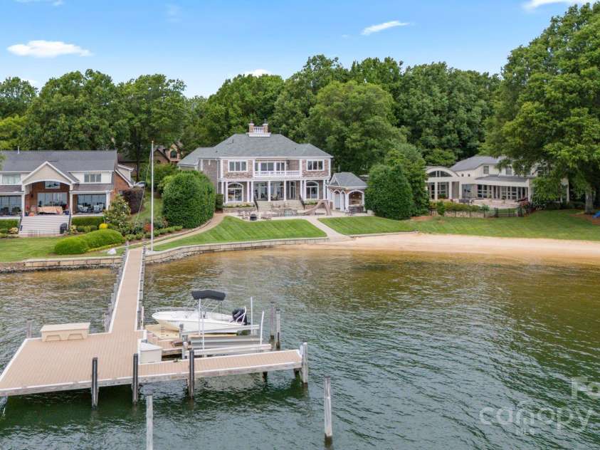 123 Sailview Road, Mooresville, NC 28117.  MLS# CAR4263298, YatesRealty ID 16505. 