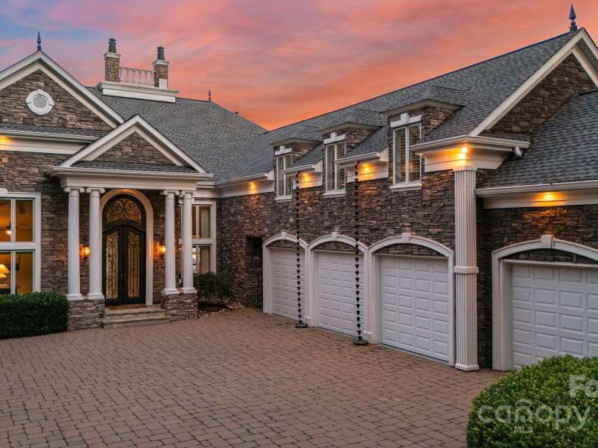 123 Sailview Road, Mooresville, NC 28117.  MLS# CAR4263298, YatesRealty ID 16505. 