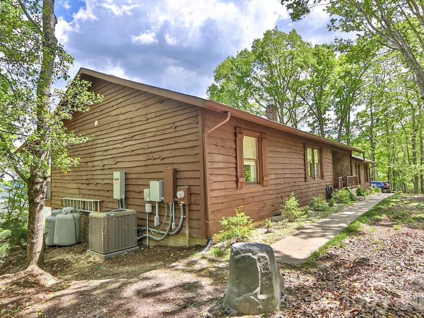 1401 Greenstreet Drive, Traphill, NC 28685.  MLS# CAR4371003, YatesRealty ID 16505. 