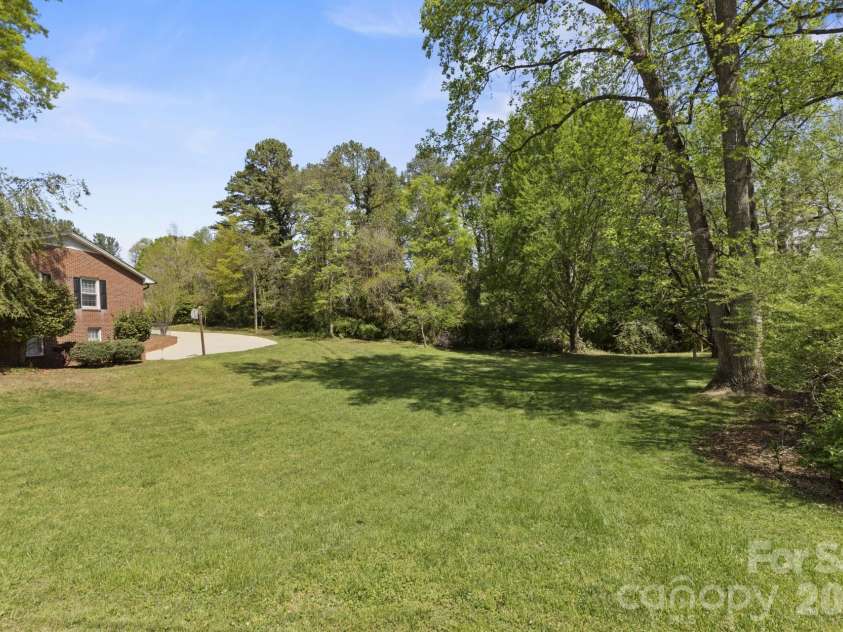 607 12th Avenue, Hickory, NC 28601.  MLS# CAR4363073, YatesRealty ID 16506. 