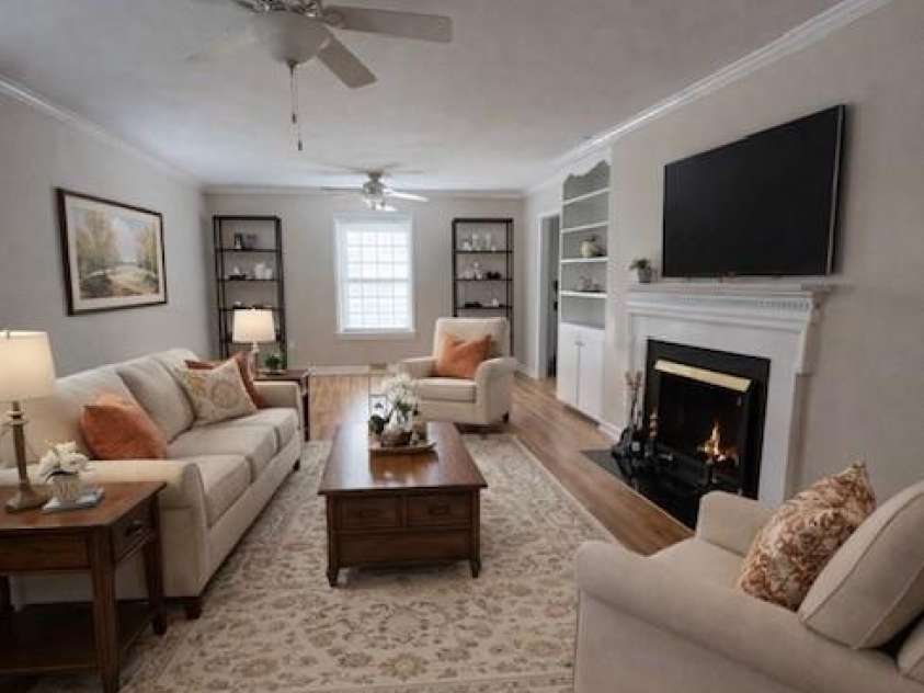 607 12th Avenue, Hickory, NC 28601.  MLS# CAR4363073, YatesRealty ID 16506. 