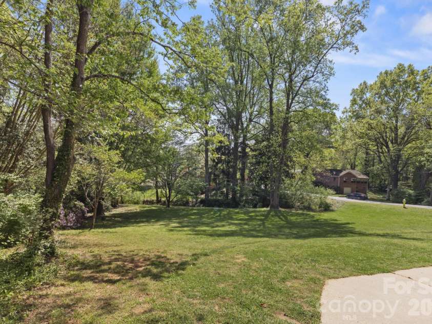 607 12th Avenue, Hickory, NC 28601.  MLS# CAR4363073, YatesRealty ID 16506. 
