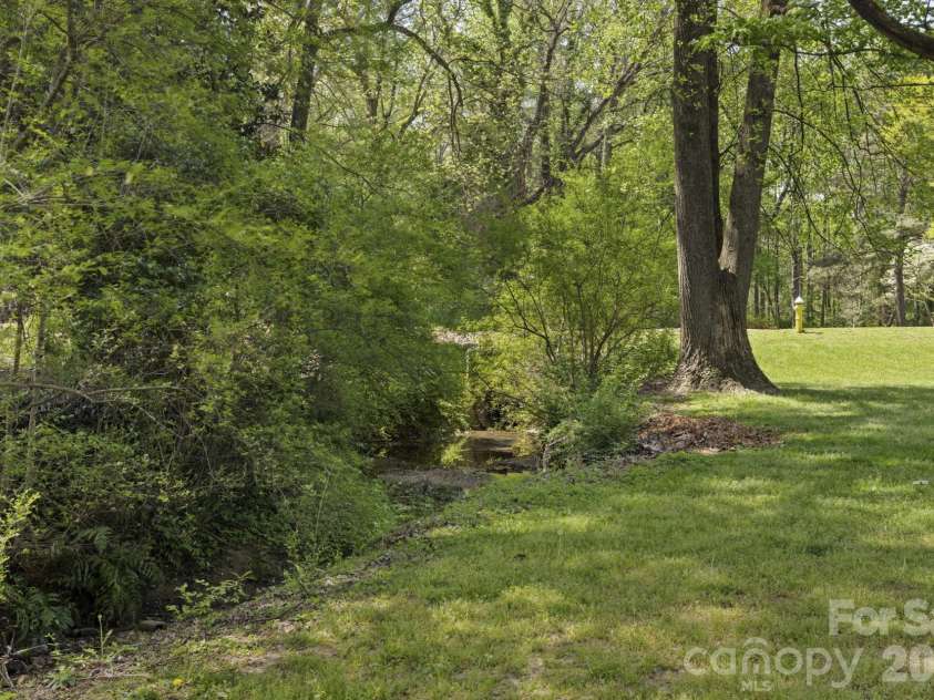 607 12th Avenue, Hickory, NC 28601.  MLS# CAR4363073, YatesRealty ID 16506. 