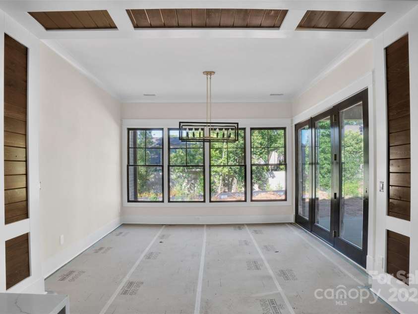 1211 Royal Prince Court, Charlotte, NC 28211.  MLS# CAR4155956, YatesRealty ID 16507. 