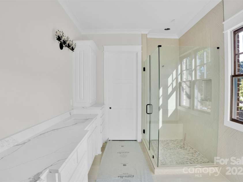 1211 Royal Prince Court, Charlotte, NC 28211.  MLS# CAR4155956, YatesRealty ID 16507. 