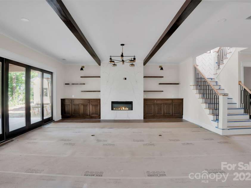 1211 Royal Prince Court, Charlotte, NC 28211.  MLS# CAR4155956, YatesRealty ID 16507. 