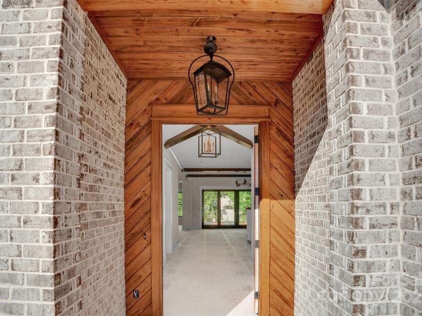 1211 Royal Prince Court, Charlotte, NC 28211.  MLS# CAR4155956, YatesRealty ID 16507. 