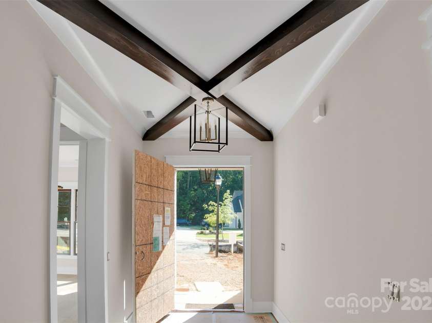 1211 Royal Prince Court, Charlotte, NC 28211.  MLS# CAR4155956, YatesRealty ID 16507. 